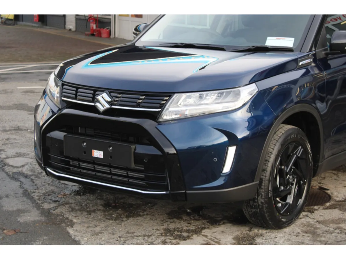 Suzuki Vitara SUV, Petrol Hybrid, 2027, Blue