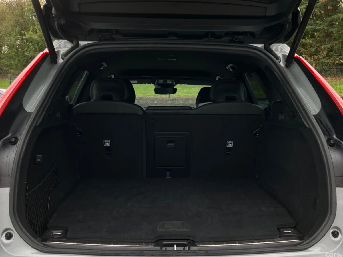 Volvo XC60 SUV, Petrol Plug-in Hybrid, 2026, Grey