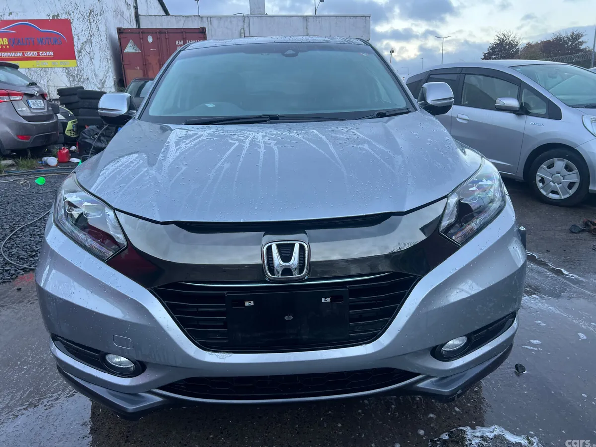 Honda Vezel Hatchback, Petrol, 2017, Silver