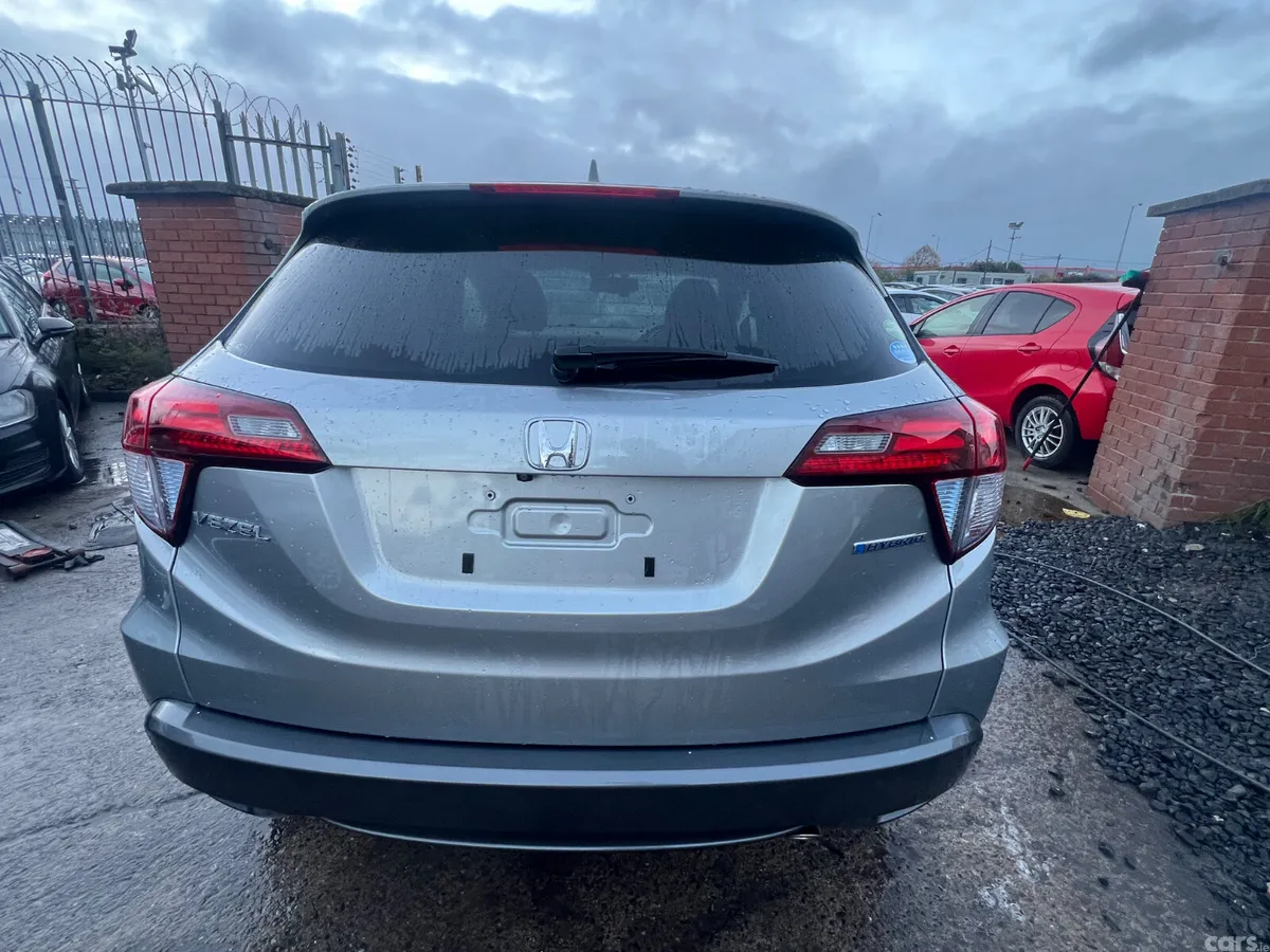 Honda Vezel Hatchback, Petrol, 2017, Silver