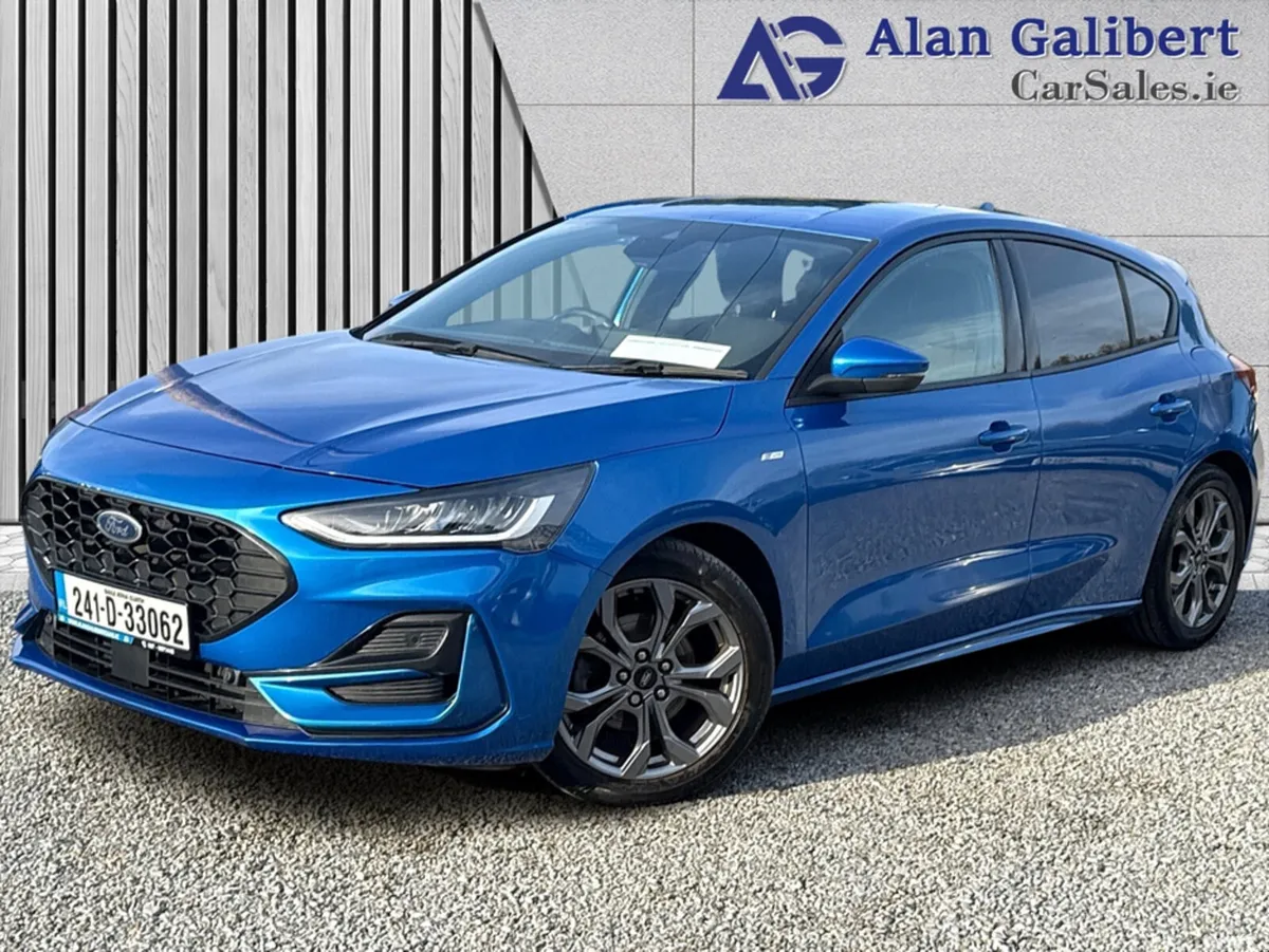 Ford Focus Hatchback, Petrol, 2024, Blue