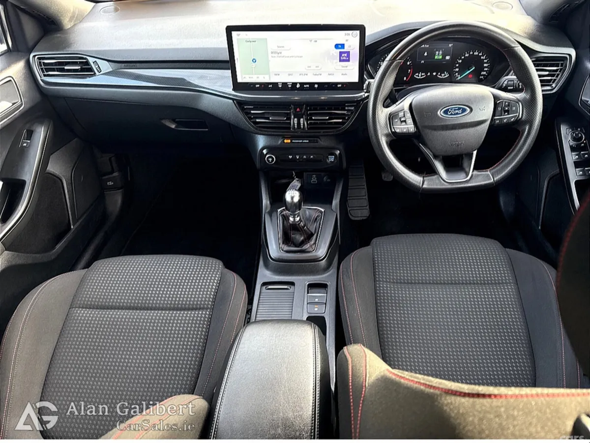Ford Focus Hatchback, Petrol, 2024, Blue