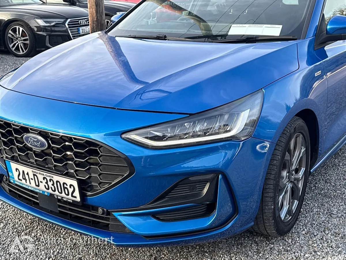 Ford Focus Hatchback, Petrol, 2024, Blue