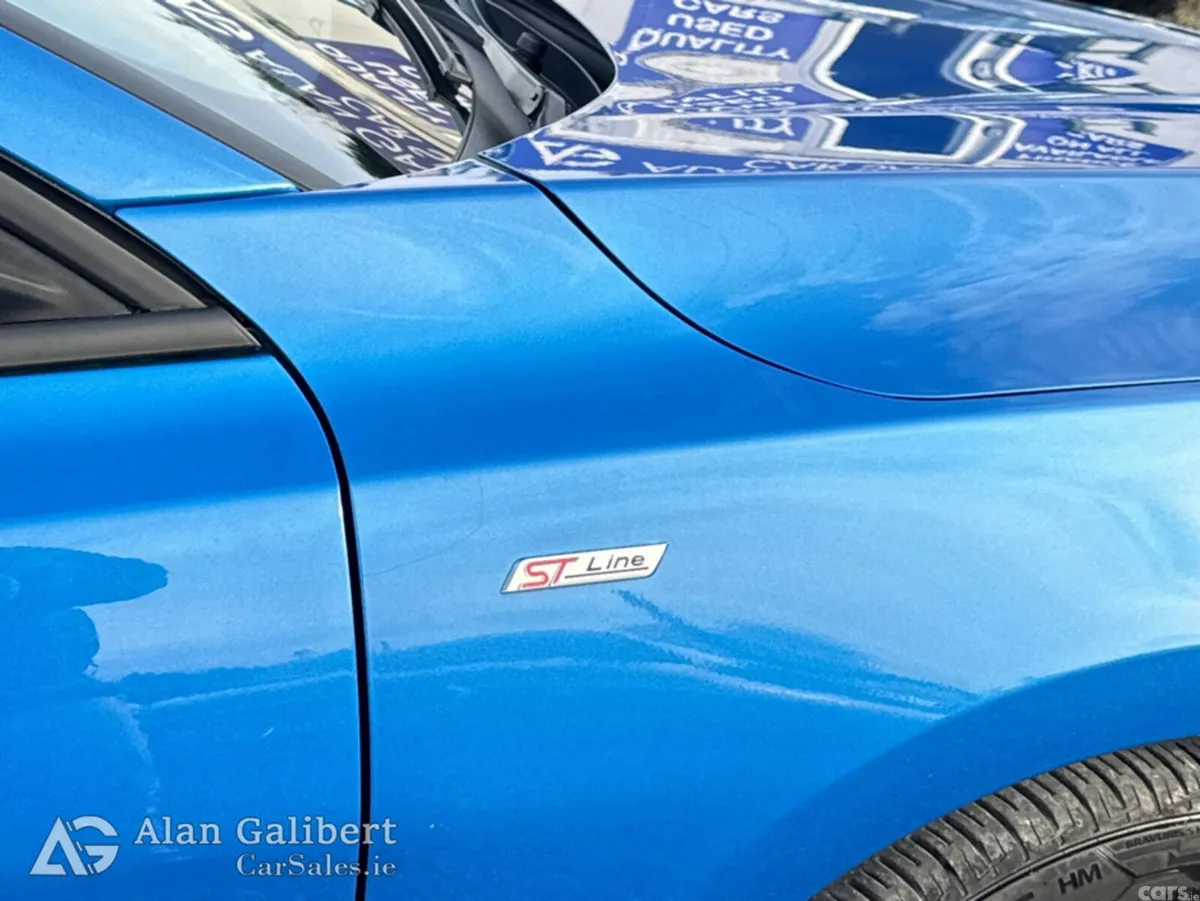 Ford Focus Hatchback, Petrol, 2024, Blue