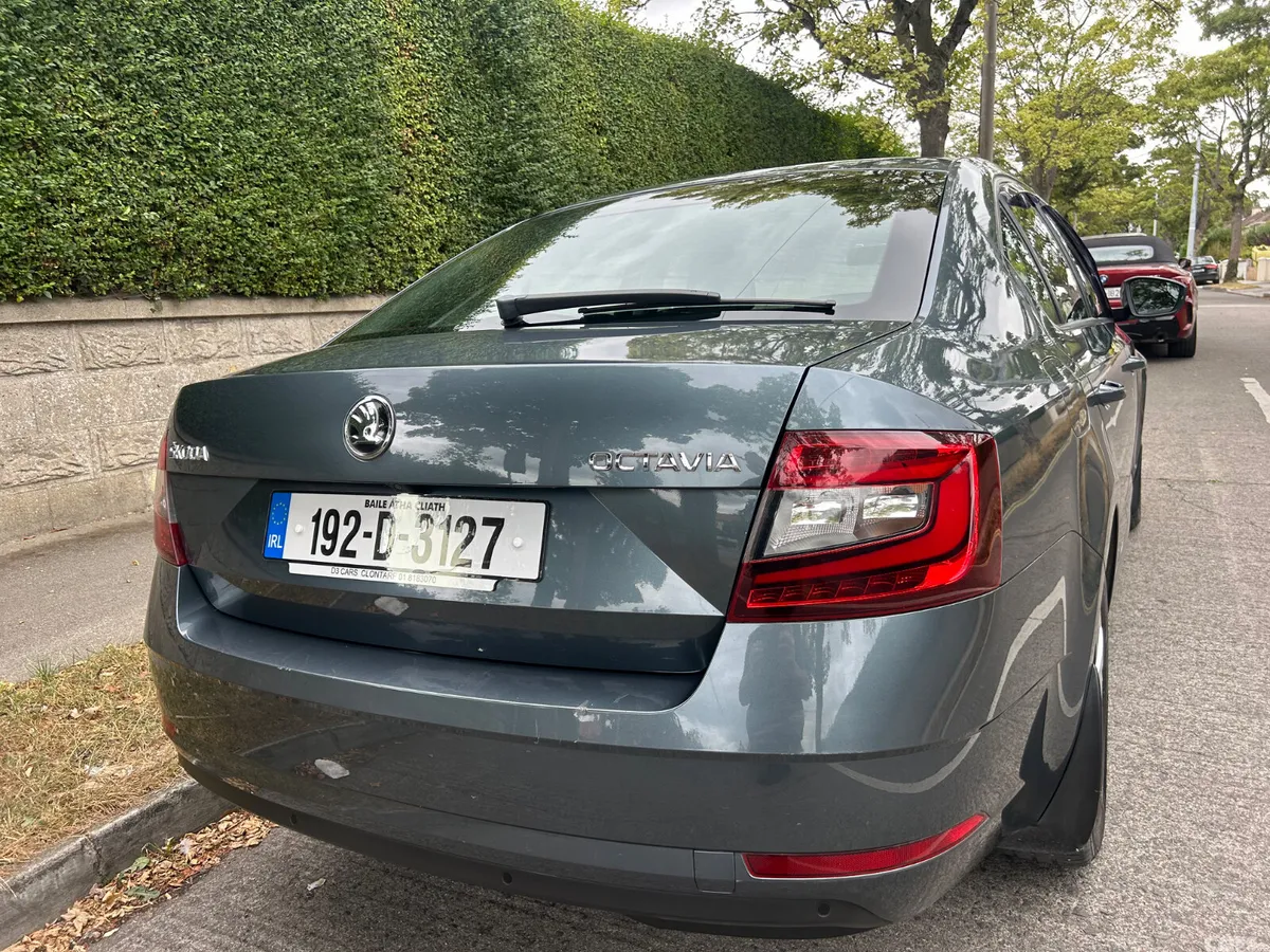 Skoda Octavia Saloon, Diesel, 2019, Black