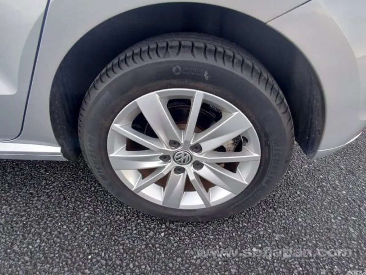 Volkswagen Polo Hatchback, Petrol, 2015, Silver