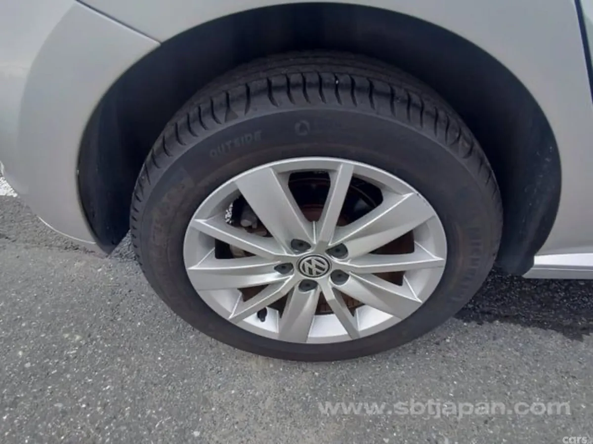 Volkswagen Polo Hatchback, Petrol, 2015, Silver