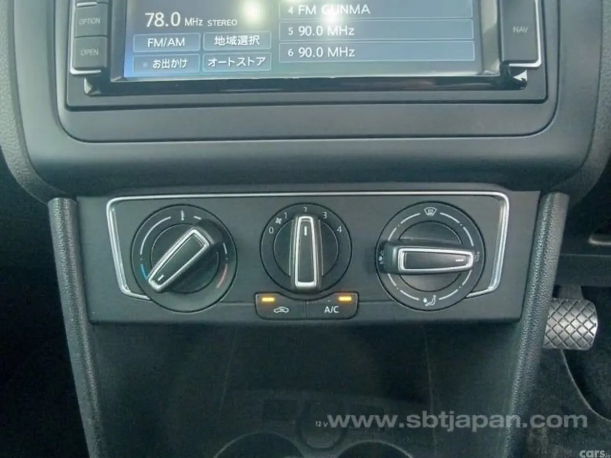 Volkswagen Polo Hatchback, Petrol, 2015, Silver