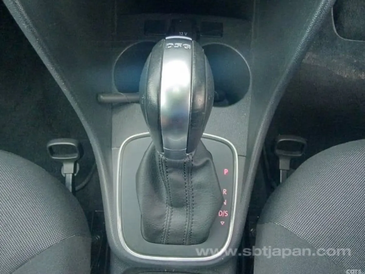 Volkswagen Polo Hatchback, Petrol, 2015, Silver