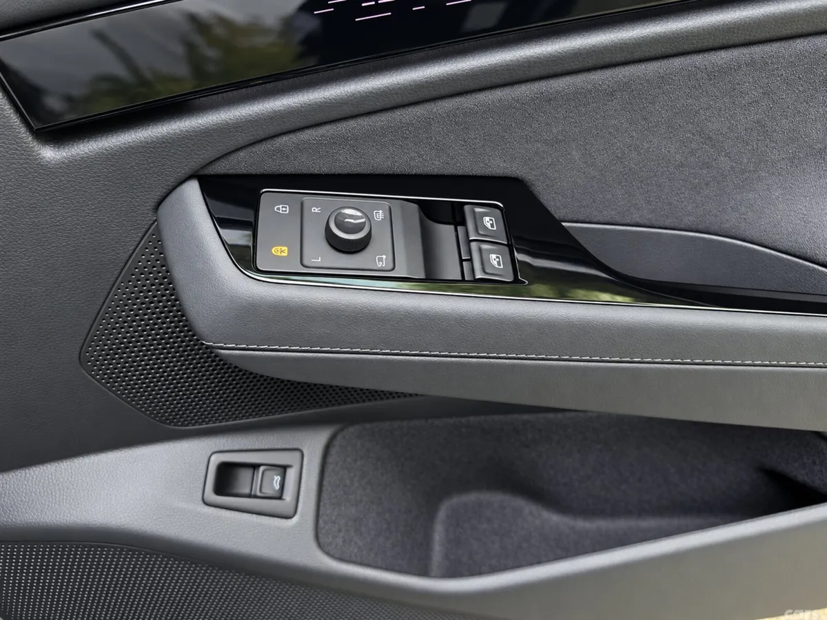 Volkswagen ID.7 Saloon, Electric, 2024, Black