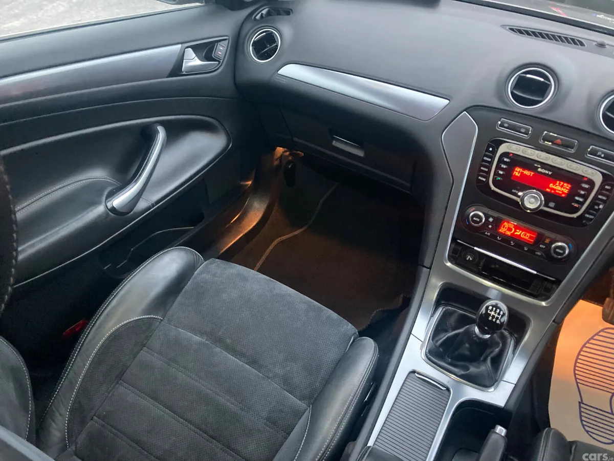 Ford Mondeo Saloon, Diesel, 2011, Brown