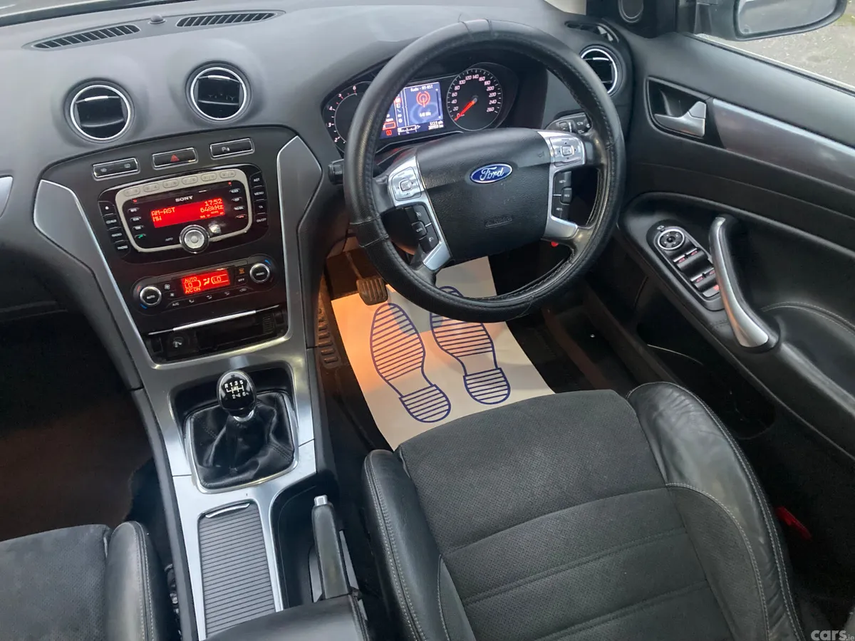 Ford Mondeo Saloon, Diesel, 2011, Brown