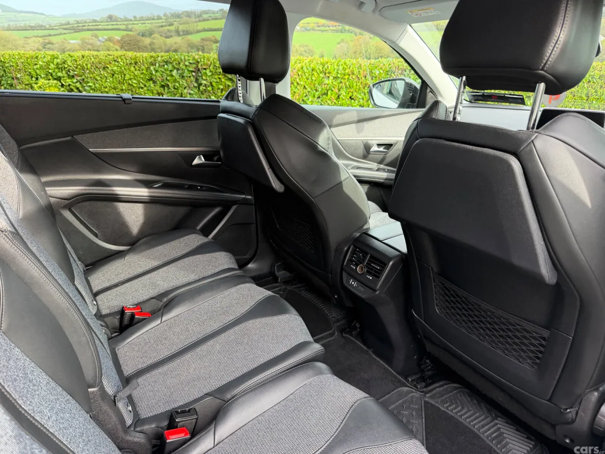 Peugeot 5008 MPV, Diesel, 2019, White