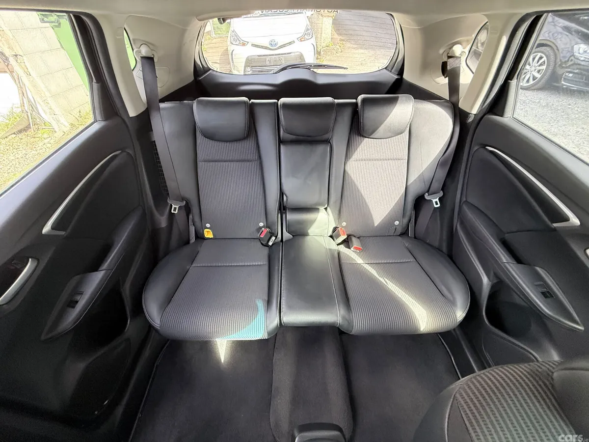 Honda Fit Hatchback, Petrol Hybrid, 2019, Grey