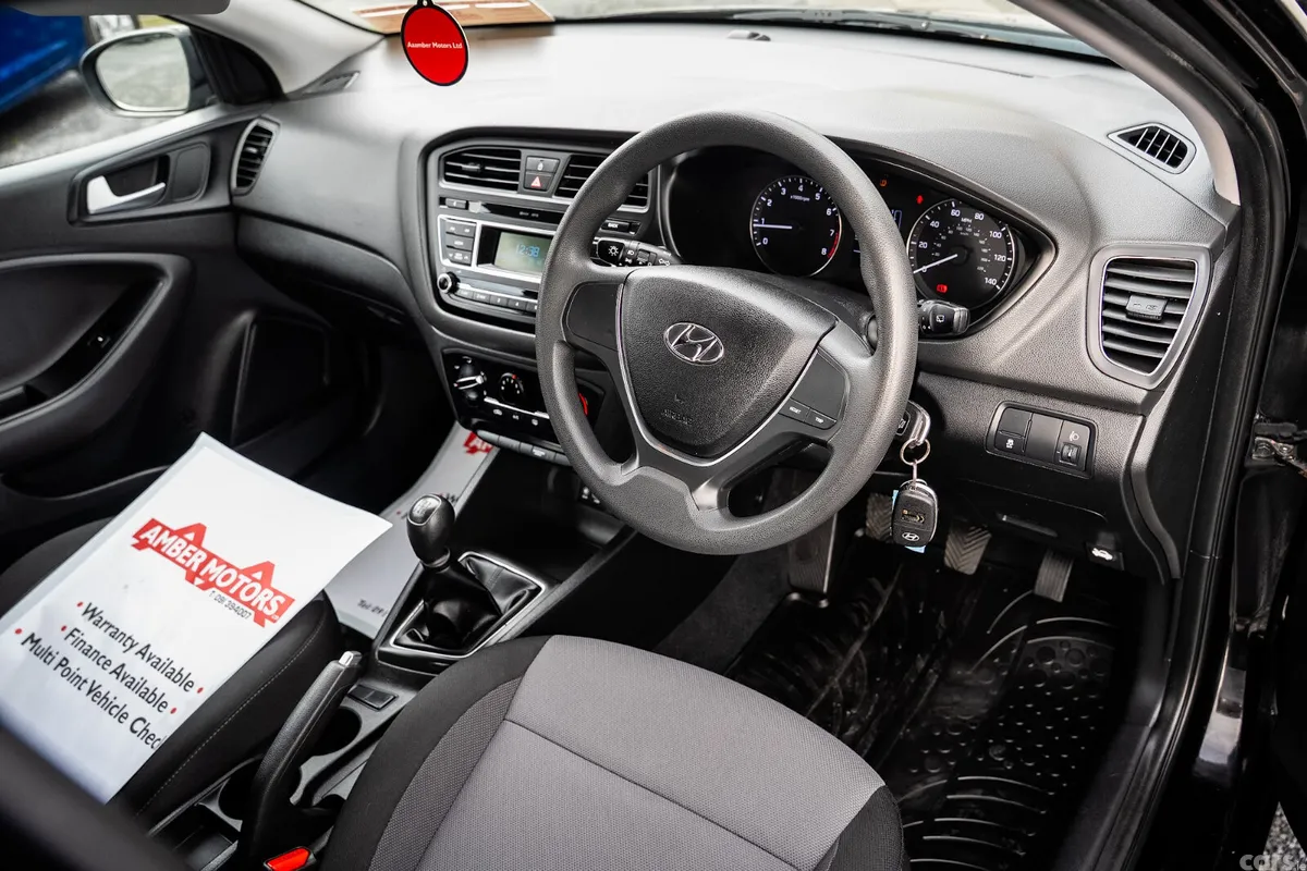 Hyundai i20 Hatchback, Petrol, 2017, Black