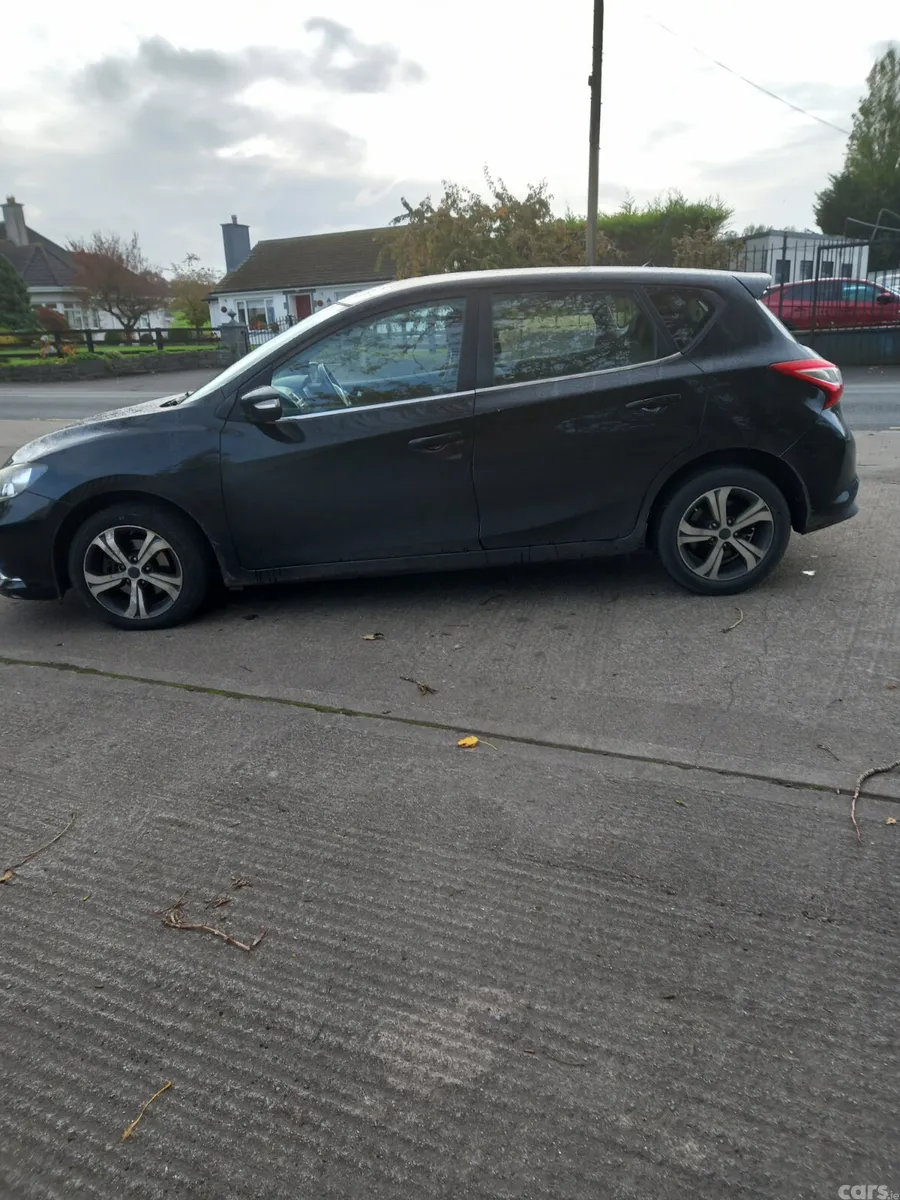 Nissan Pulsar Hatchback, Diesel, 2016, Black