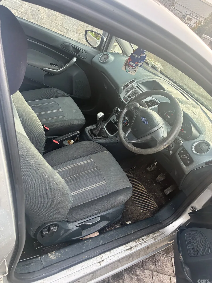 Ford Fiesta Hatchback, Diesel, 2010, Silver