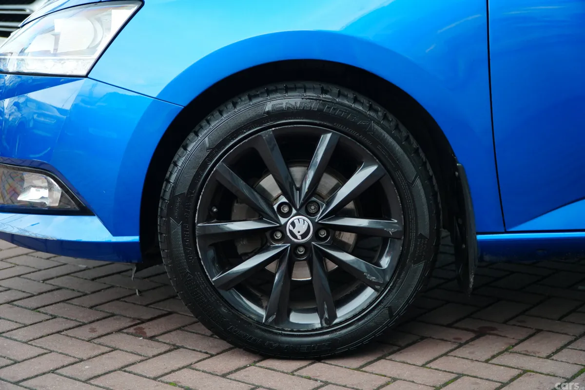 Skoda Fabia Hatchback, Petrol, 2019, Blue