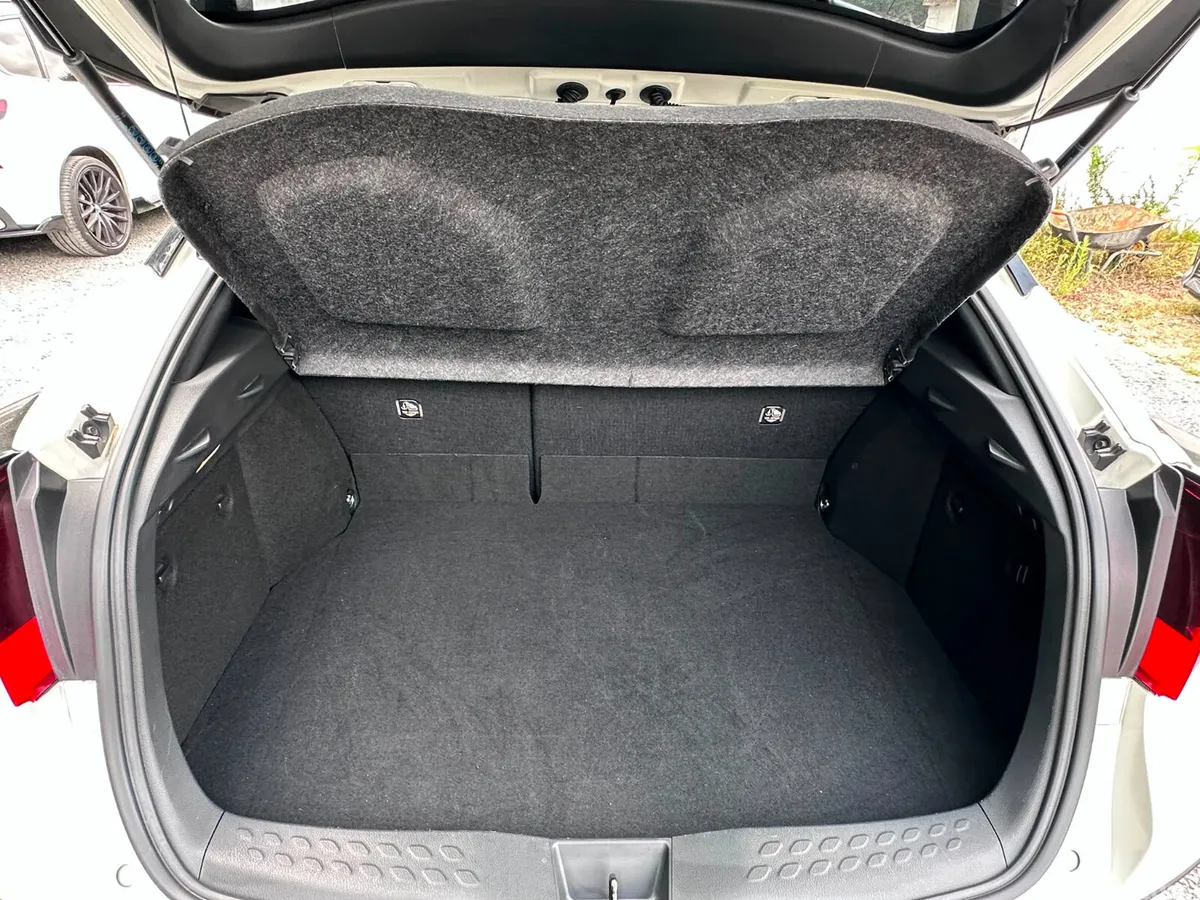 Toyota C-HR Hatchback, Petrol Hybrid, 2020, White
