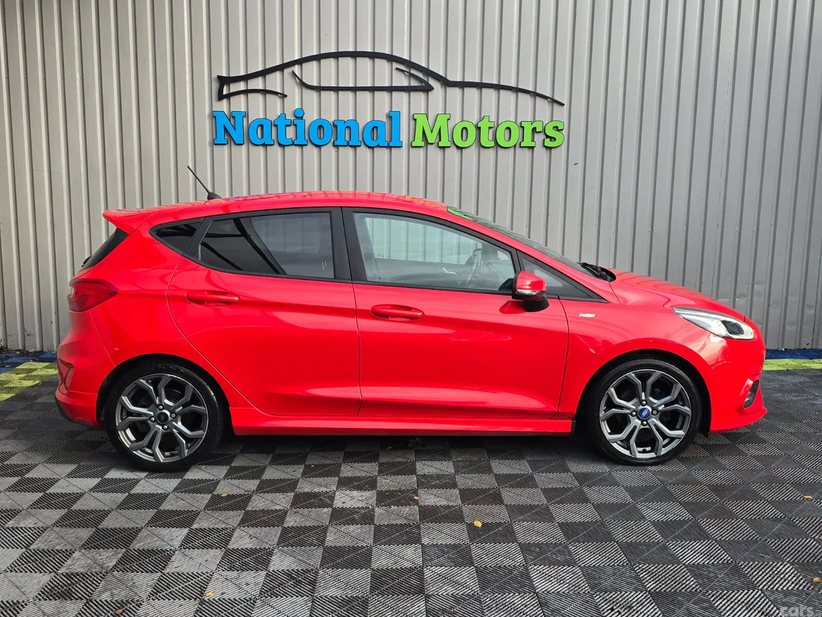 Ford Fiesta Hatchback, Petrol, 2018, Red