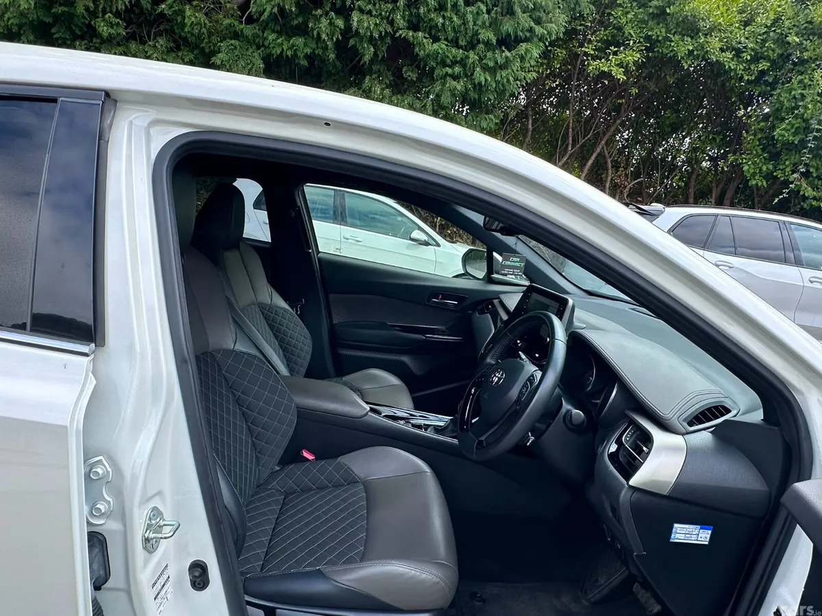 Toyota C-HR Hatchback, Petrol Hybrid, 2020, White