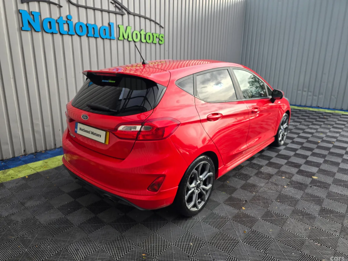 Ford Fiesta Hatchback, Petrol, 2018, Red
