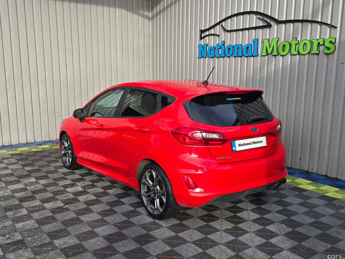 Ford Fiesta Hatchback, Petrol, 2018, Red