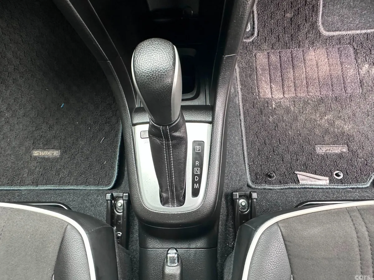 Suzuki Swift Hatchback, Petrol, 2016, Black