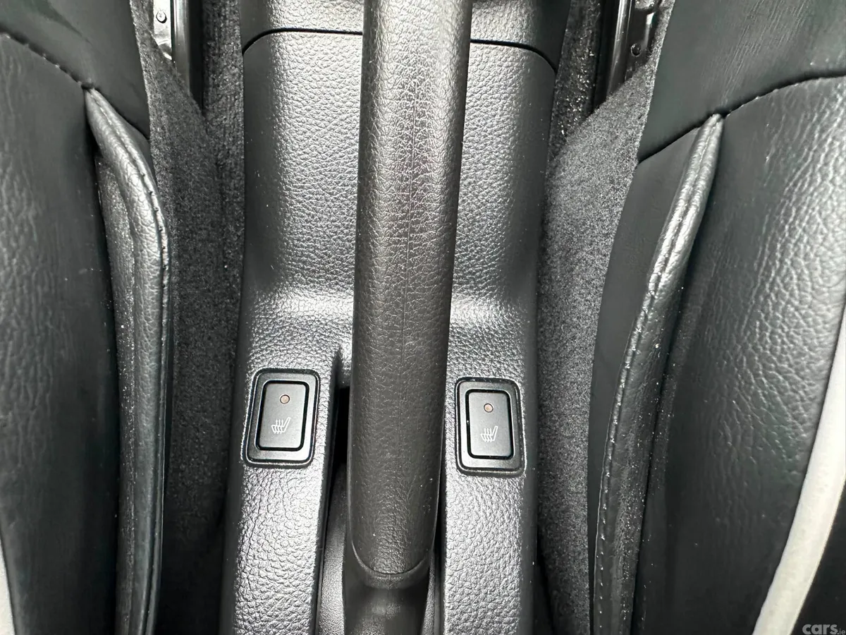 Suzuki Swift Hatchback, Petrol, 2016, Black