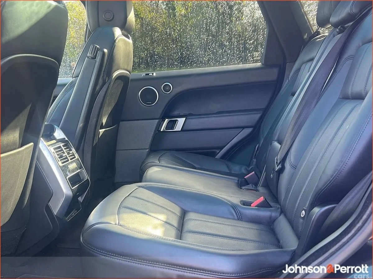 Land Rover Range Rover SUV, Petrol Plug-in Hybrid, 2021, Black