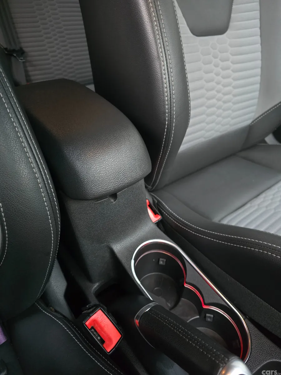 Ford Fiesta Hatchback, Petrol, 2017, Blue