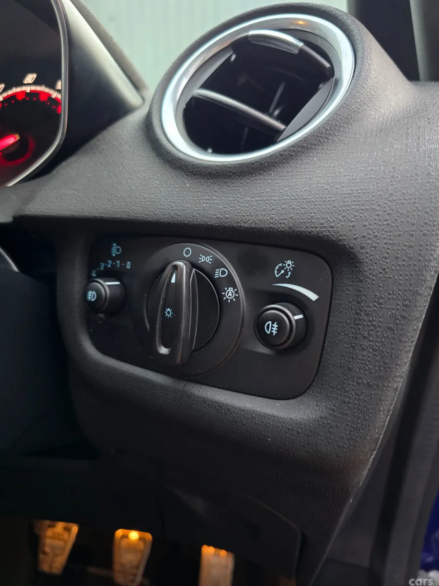 Ford Fiesta Hatchback, Petrol, 2017, Blue
