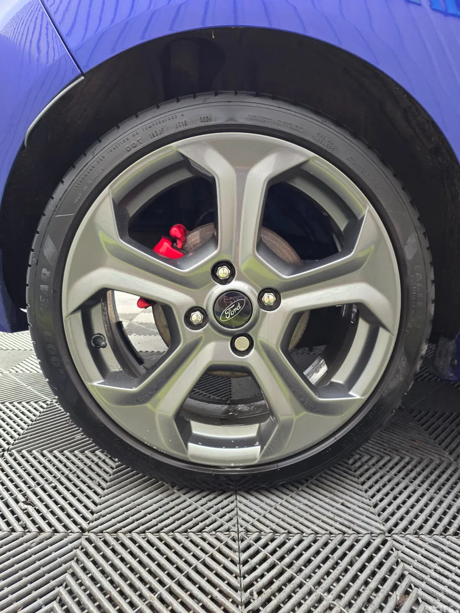 Ford Fiesta Hatchback, Petrol, 2017, Blue