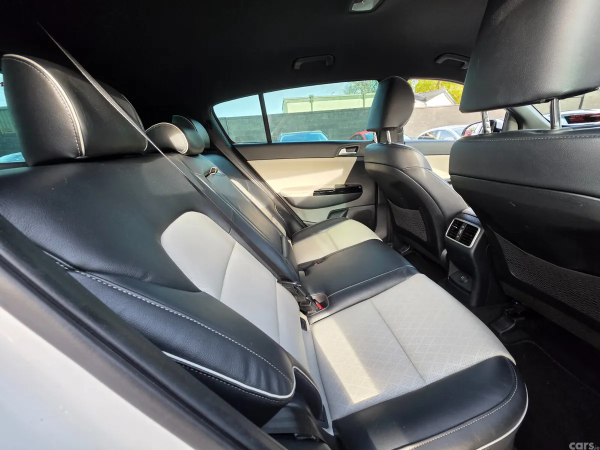 Kia Sportage SUV, Diesel, 2017, White