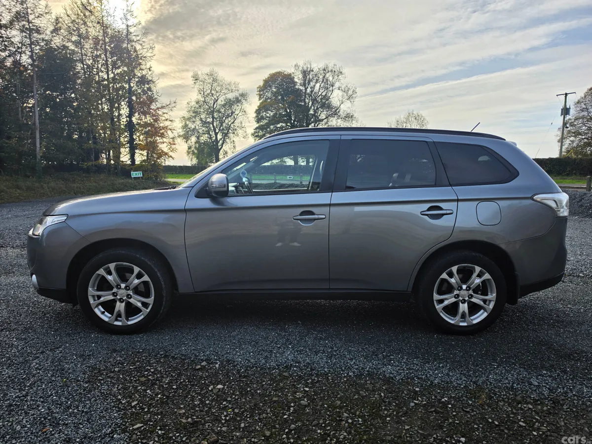 Mitsubishi Outlander SUV, Diesel, 2013, Grey