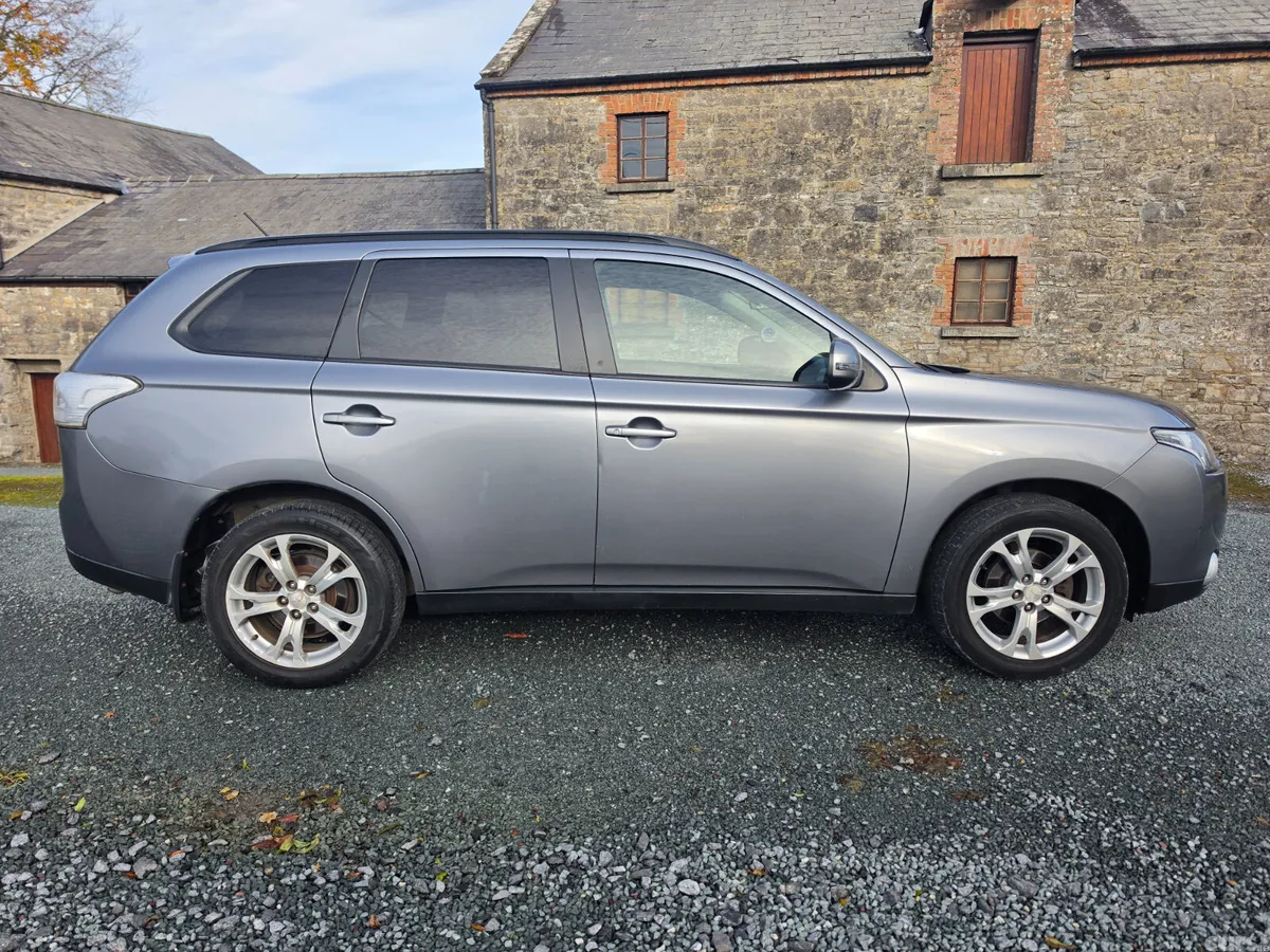 Mitsubishi Outlander SUV, Diesel, 2013, Grey