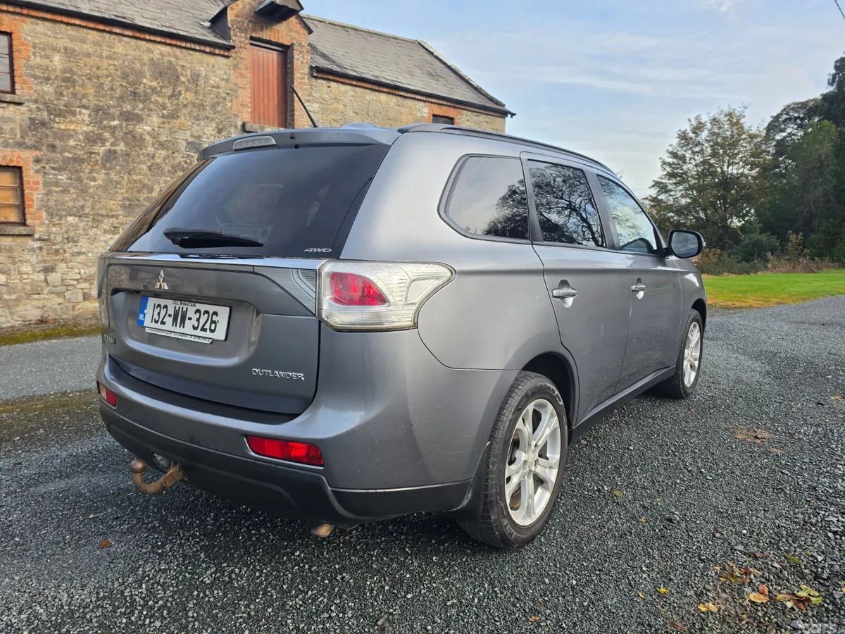 Mitsubishi Outlander SUV, Diesel, 2013, Grey