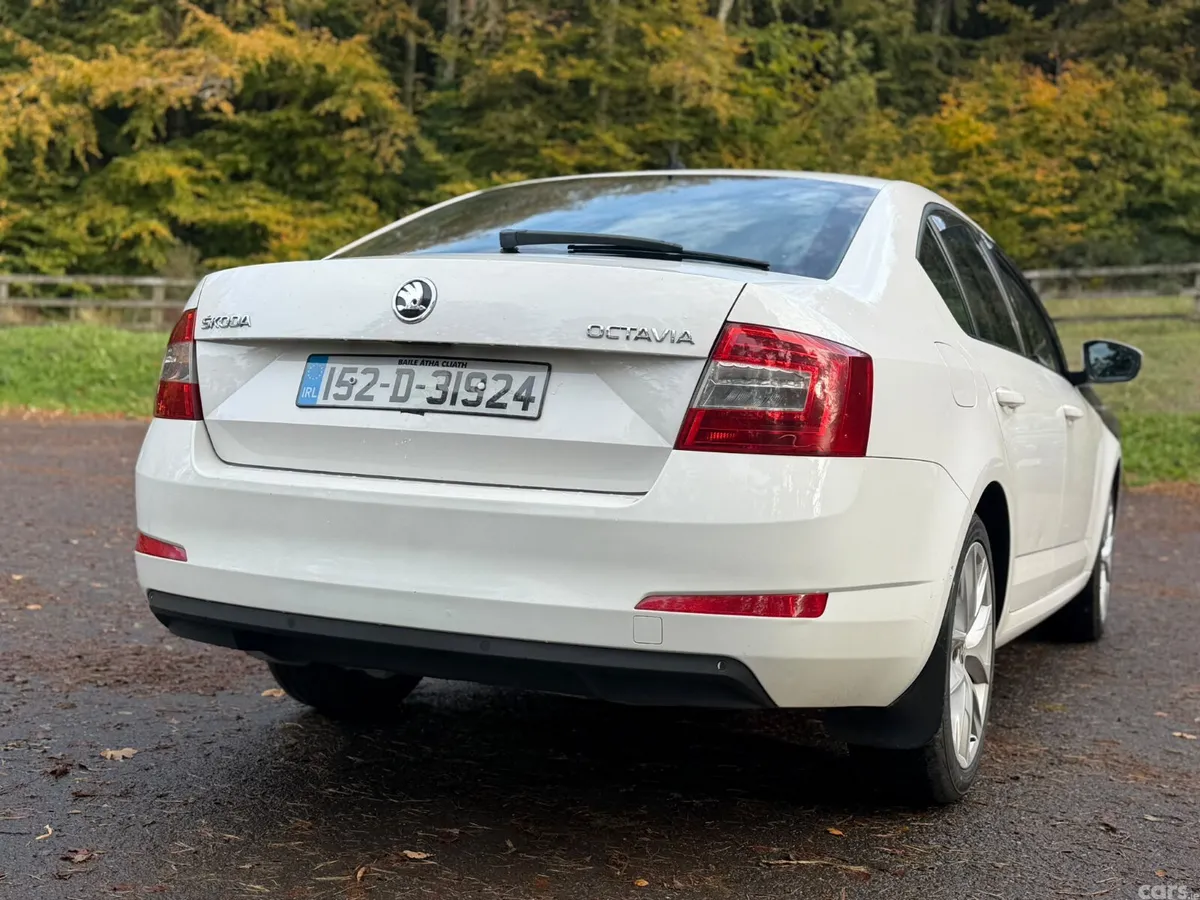 Skoda Octavia Hatchback, Diesel, 2015, White