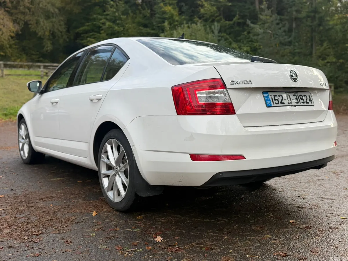 Skoda Octavia Hatchback, Diesel, 2015, White