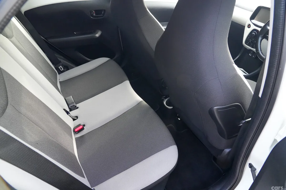 Toyota Aygo Hatchback, Petrol, 2016, White