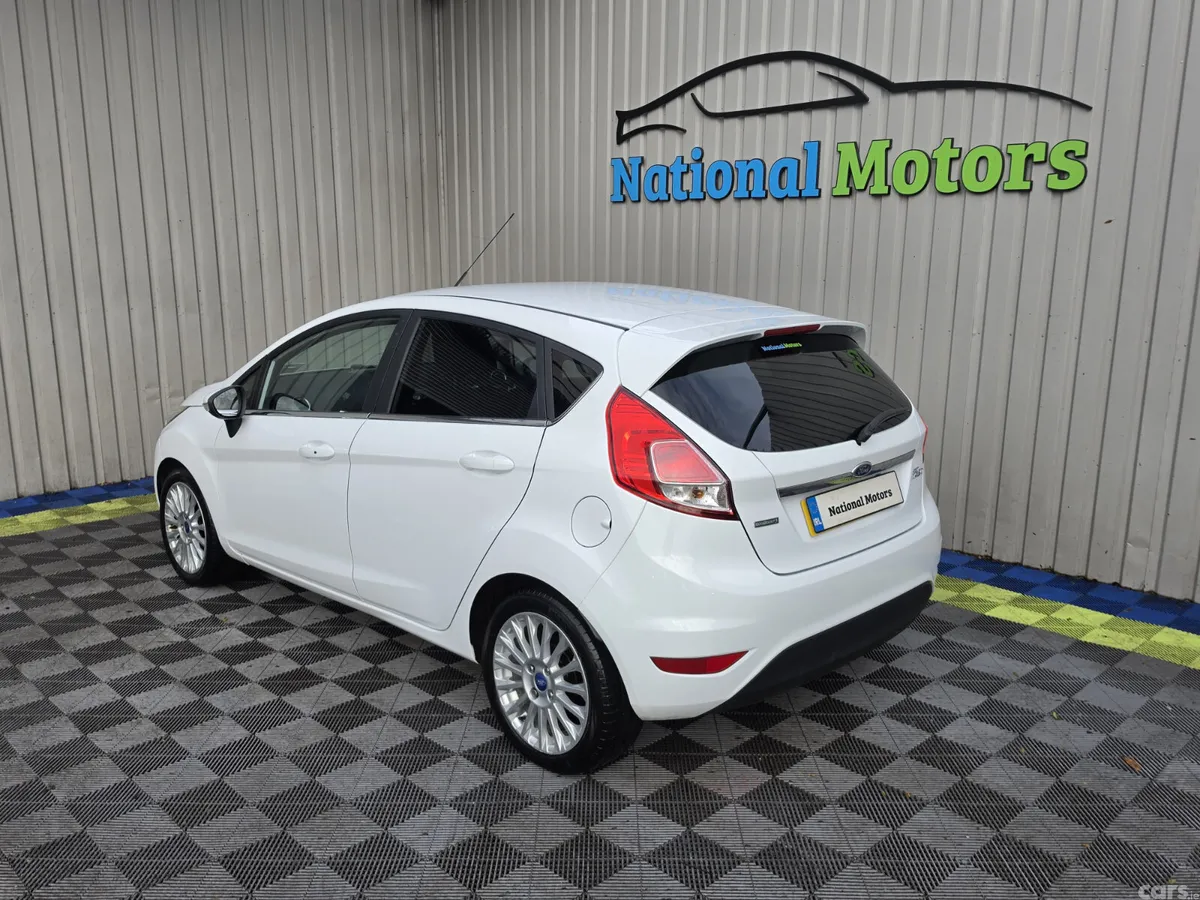 Ford Fiesta Hatchback, Petrol, 2015, White