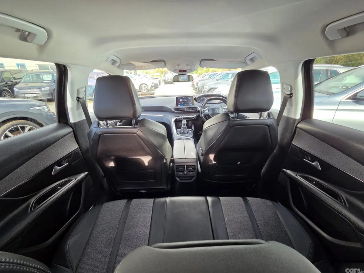 Peugeot 3008 MPV, Diesel, 2019, Black