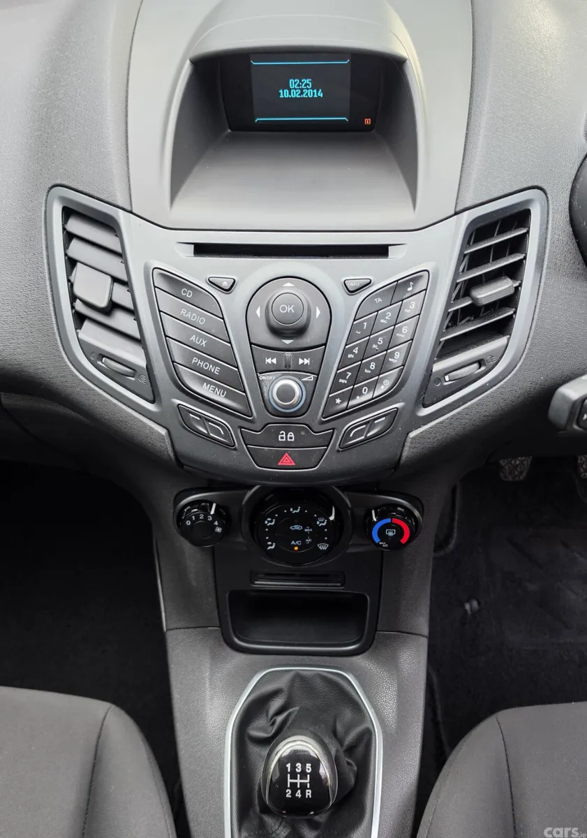 Ford Fiesta Hatchback, Petrol, 2014, White