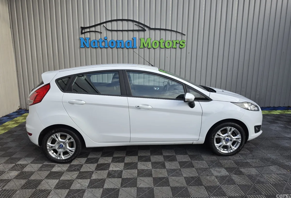 Ford Fiesta Hatchback, Petrol, 2014, White