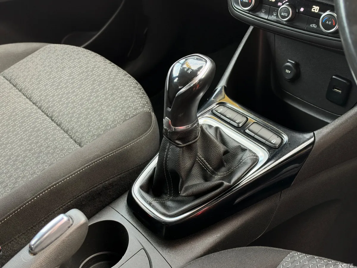 Opel Crossland X SUV, Petrol, 2018, White