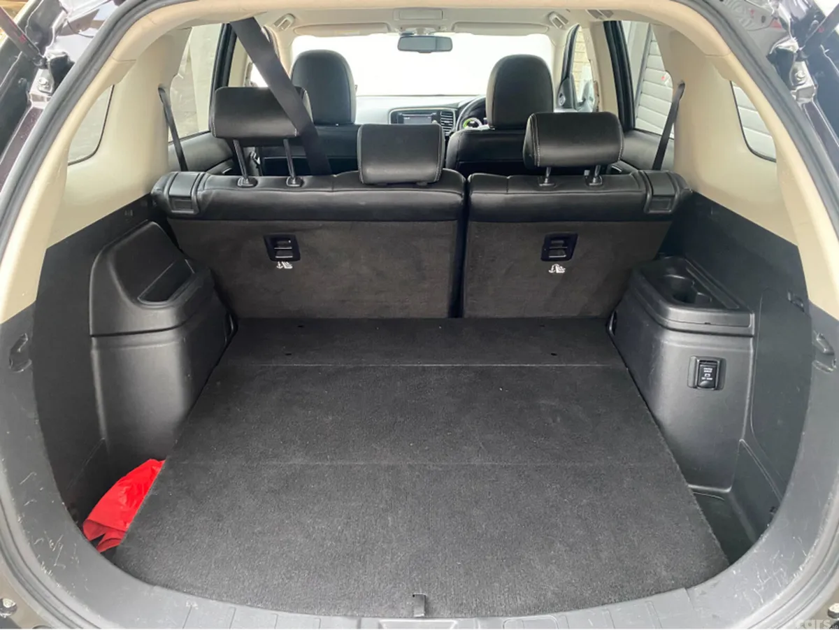 Mitsubishi Outlander Estate, Petrol Hybrid, 2016, Black