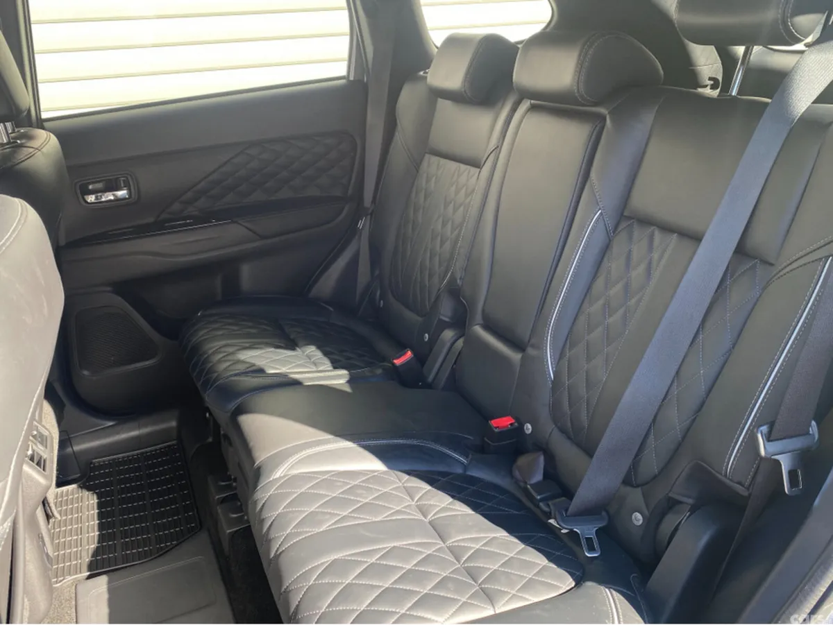 Mitsubishi Outlander Estate, Petrol Plug-in Hybrid, 2020, Grey