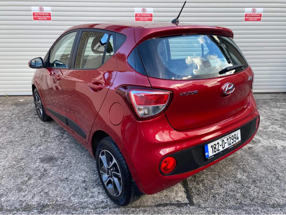 Hyundai i10 Hatchback, Petrol, 2018, Red