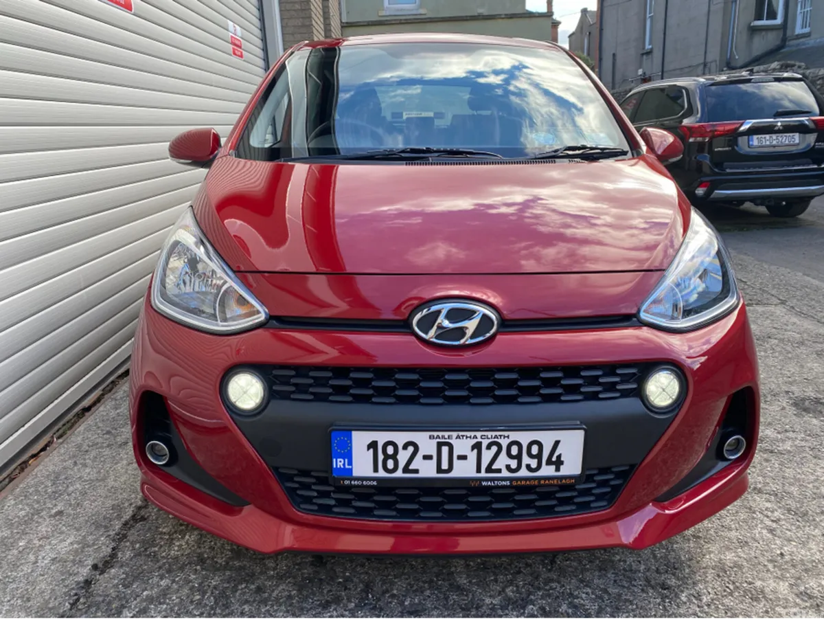 Hyundai i10 Hatchback, Petrol, 2018, Red