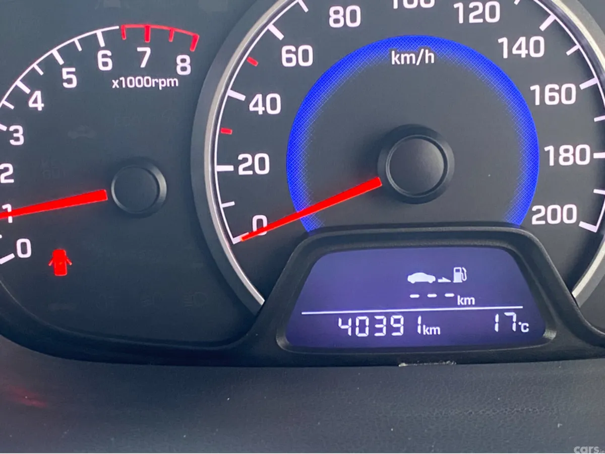Hyundai i10 Hatchback, Petrol, 2018, Red